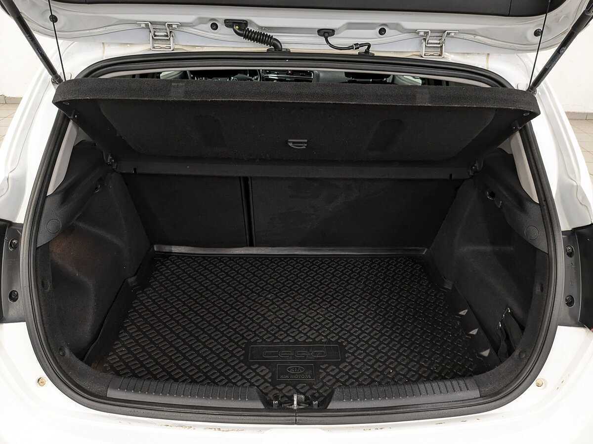 Купить Kia Ceed, 2017, 118 513 км.. Фото: #9