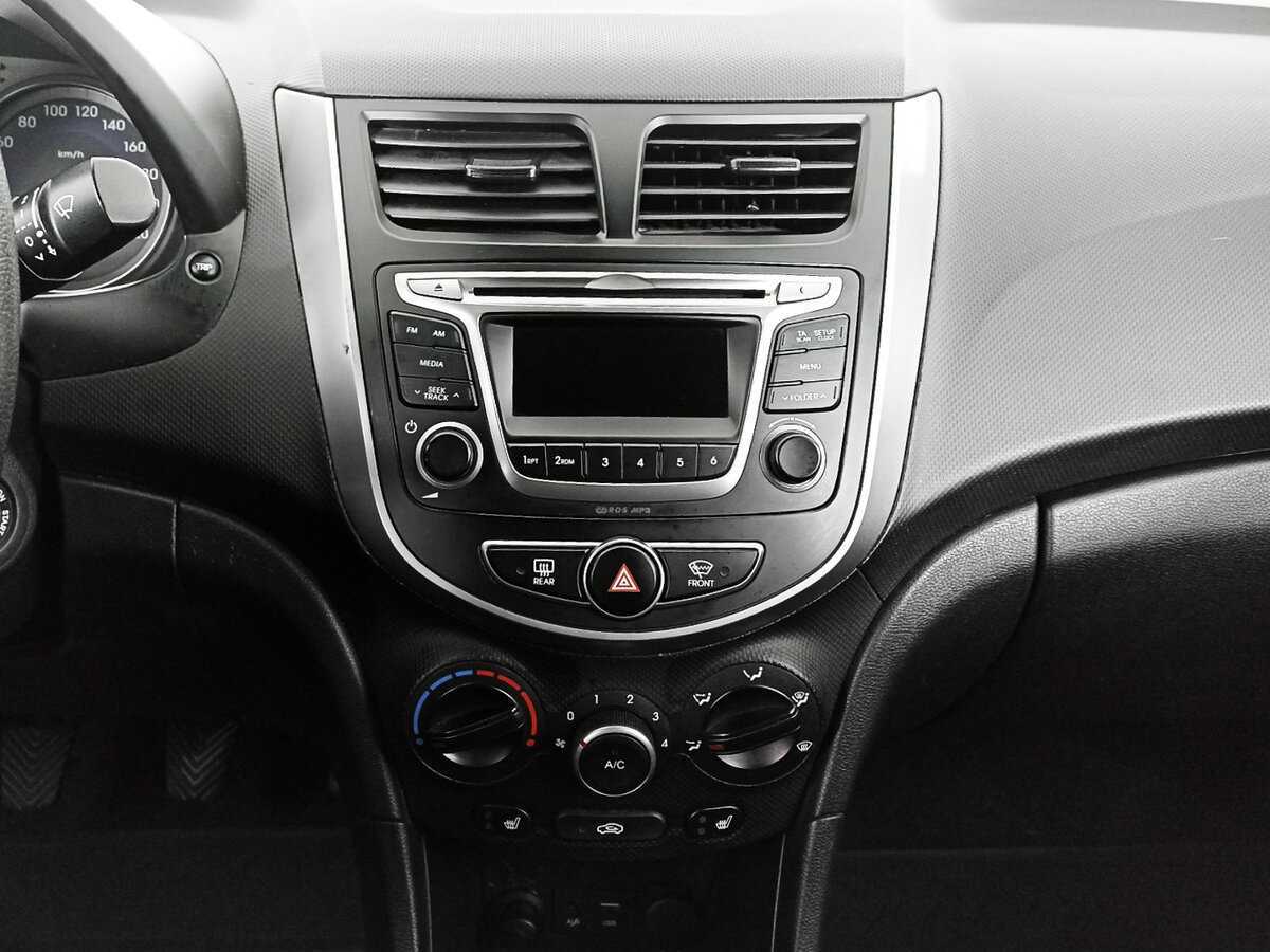 Купить Hyundai Solaris, 2015, 106 302 км.. Фото: #10