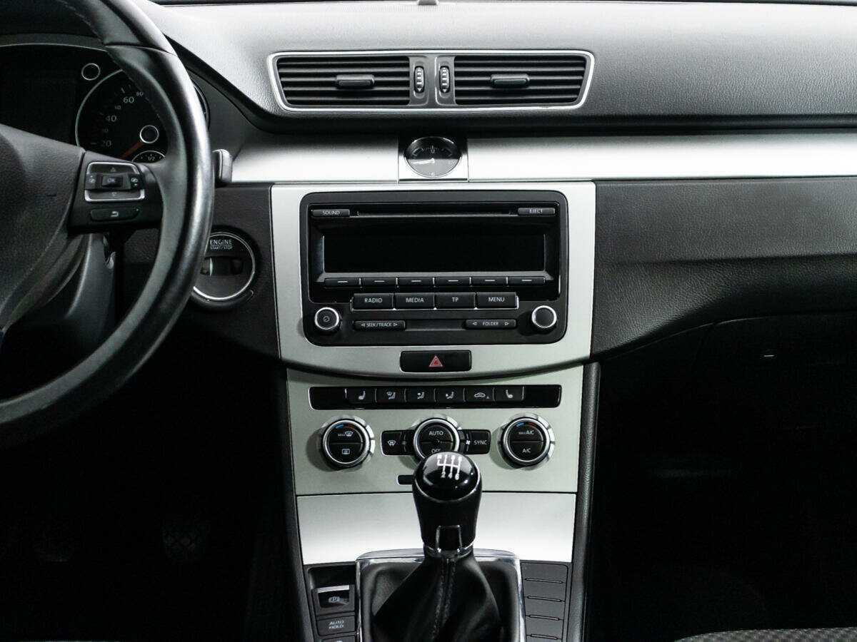 Купить Volkswagen Passat, 2013, 143 387 км.. Фото: #13