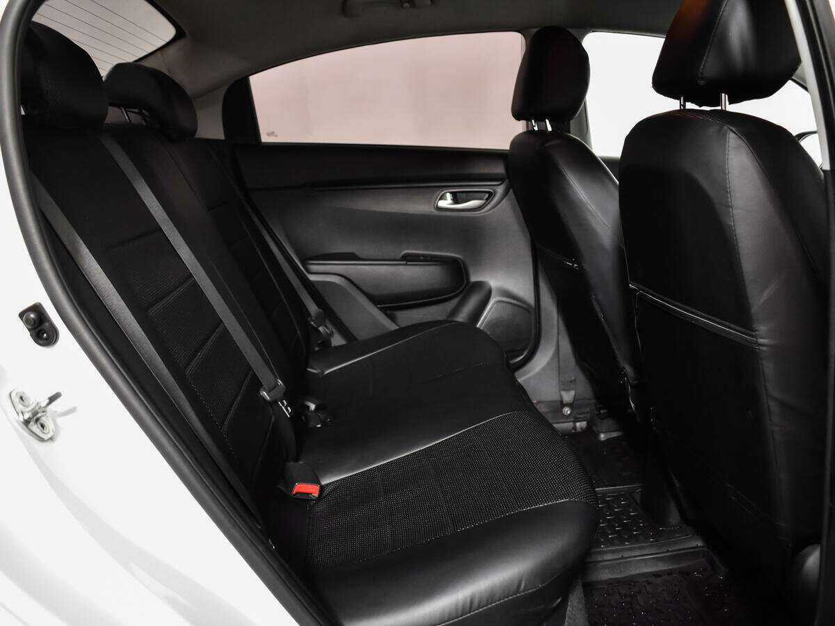 Купить Kia Rio, 2017, 119 844 км.. Фото: #9