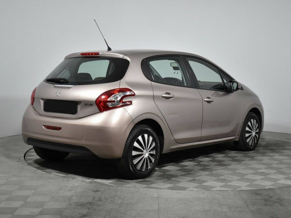 Купить Peugeot 208, 2014, 130 000 км.. Фото: #4