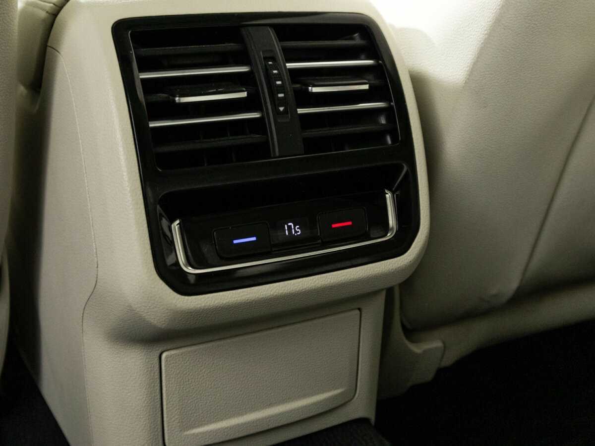 Купить Volkswagen Passat, 2018, 93 196 км.. Фото: #16