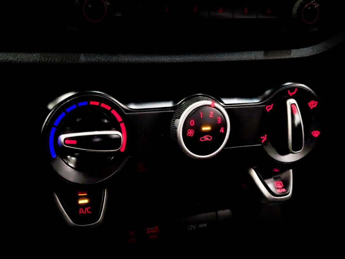 Купить Kia Rio, 2020, 188 899 км.. Фото: #22