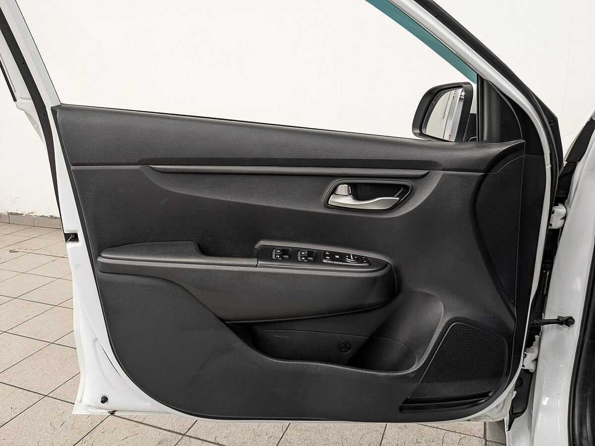 Купить Kia Rio, 2017, 76 699 км.. Фото: #18