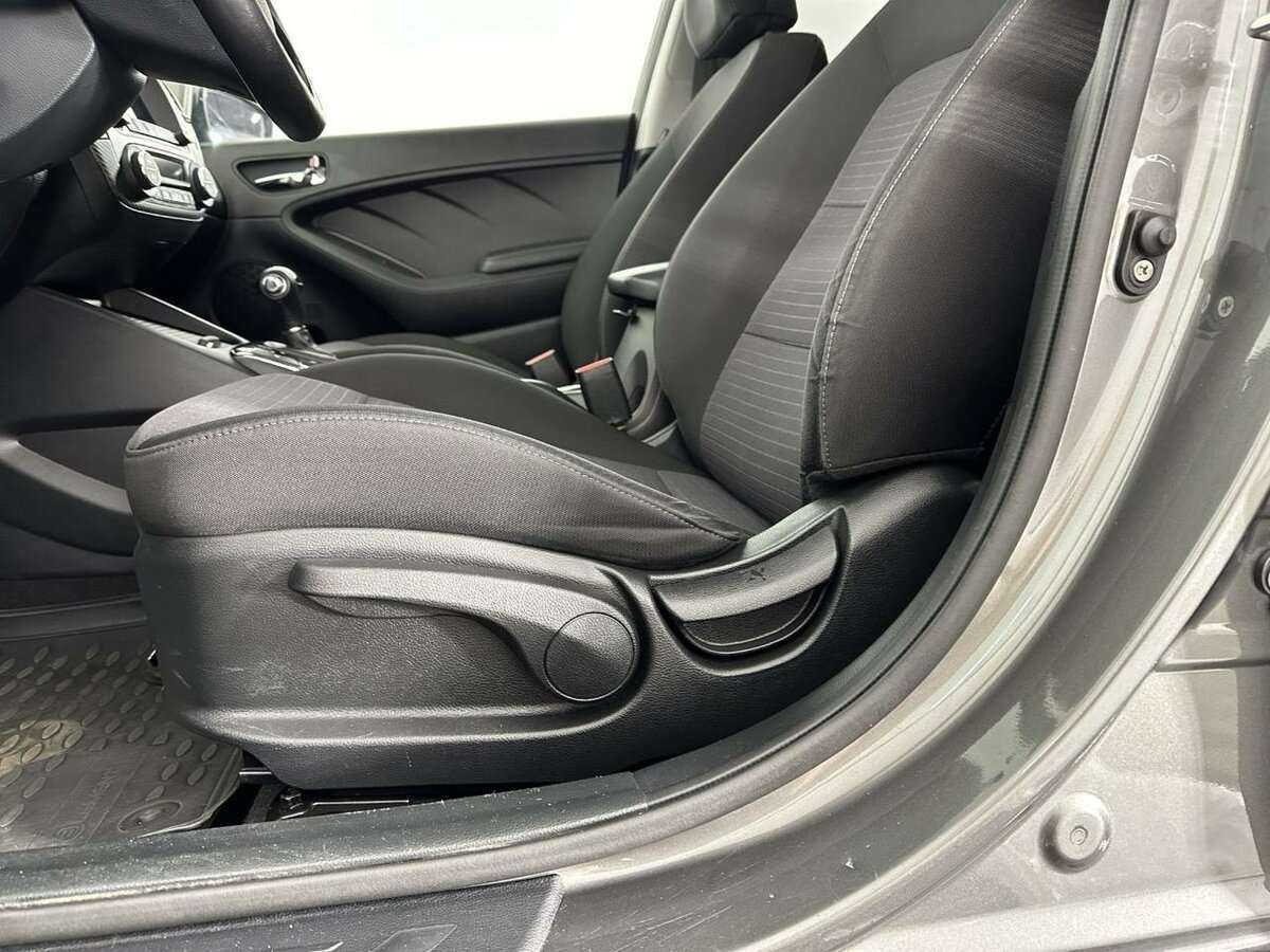 Купить Kia Cerato, 2019, 121 682 км.. Фото: #9