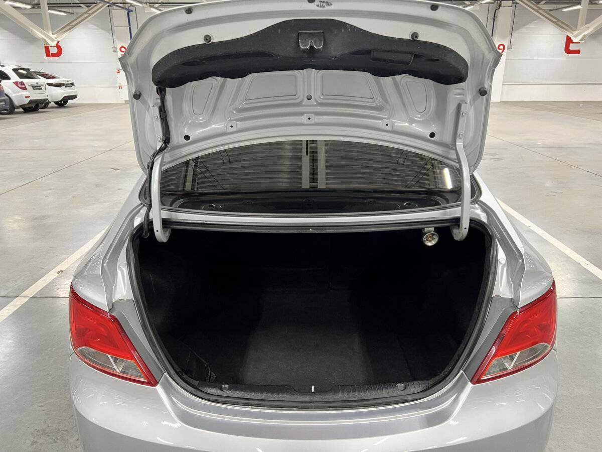 Купить Hyundai Solaris, 2015, 104 402 км.. Фото: #9