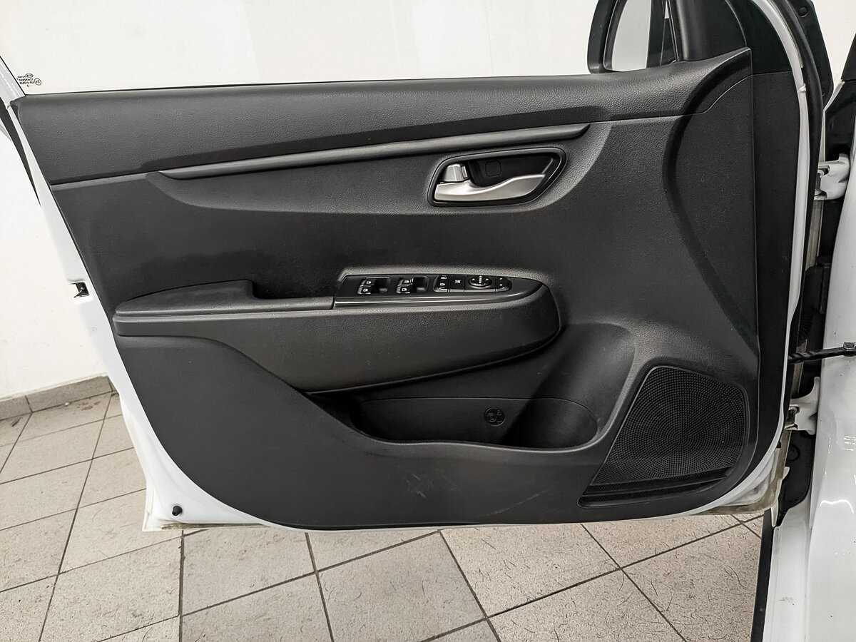 Купить Kia Rio, 2020, 190 362 км.. Фото: #15