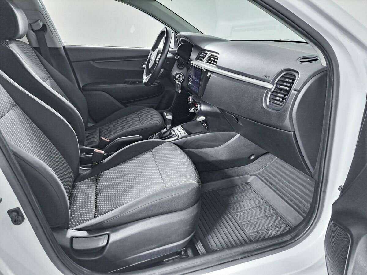 Купить Kia Rio, 2017, 41 636 км.. Фото: #10