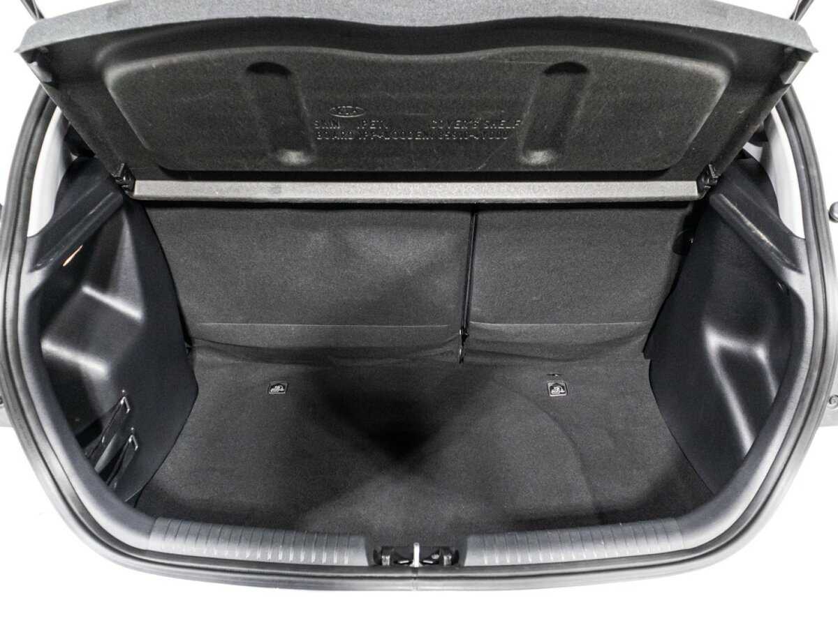 Купить Kia Rio, 2017, 48 268 км.. Фото: #14