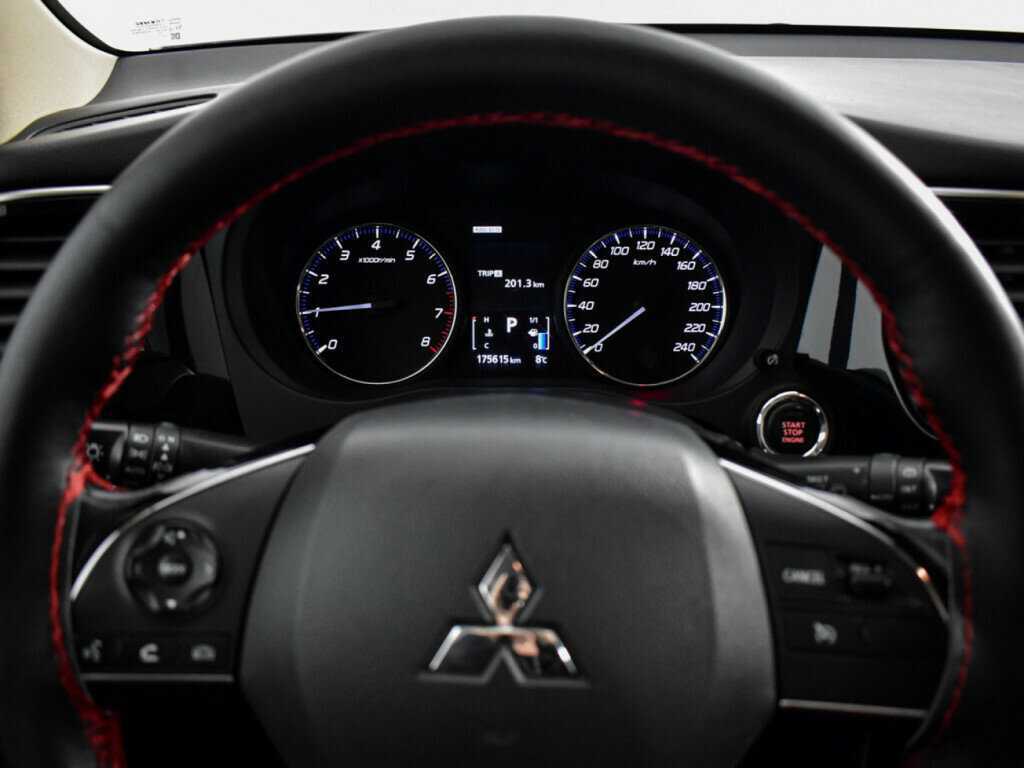 Купить Mitsubishi Outlander, 2017, 175 613 км.. Фото: #17