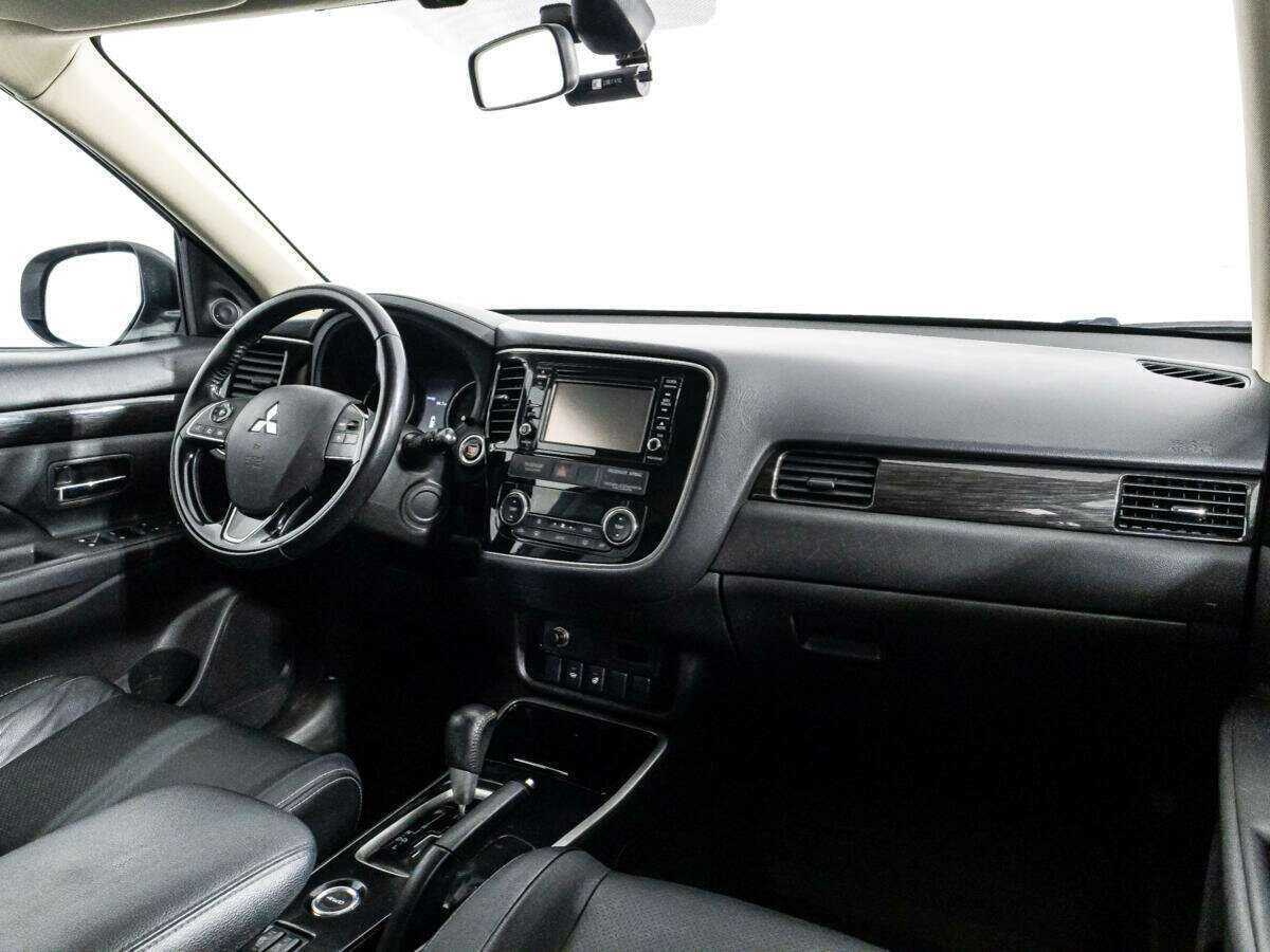 Купить Mitsubishi Outlander, 2017, 190 759 км.. Фото: #8