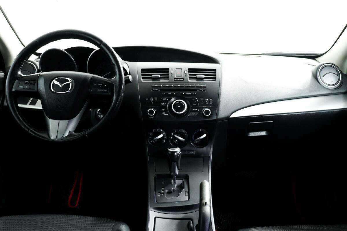 Купить Mazda 3, 2013, 241 907 км.. Фото: #9
