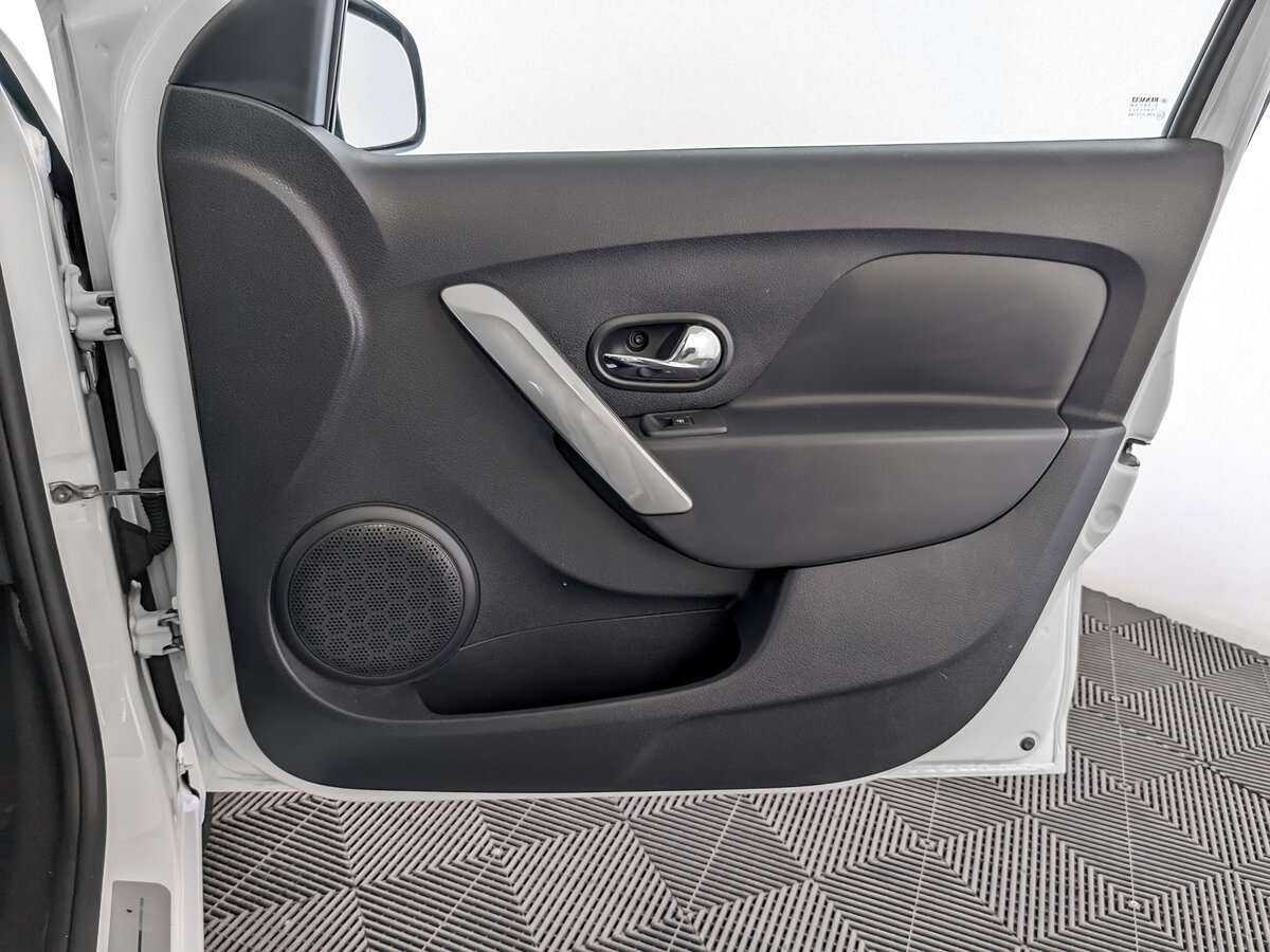 Купить Renault Logan, 2017, 100 655 км.. Фото: #19