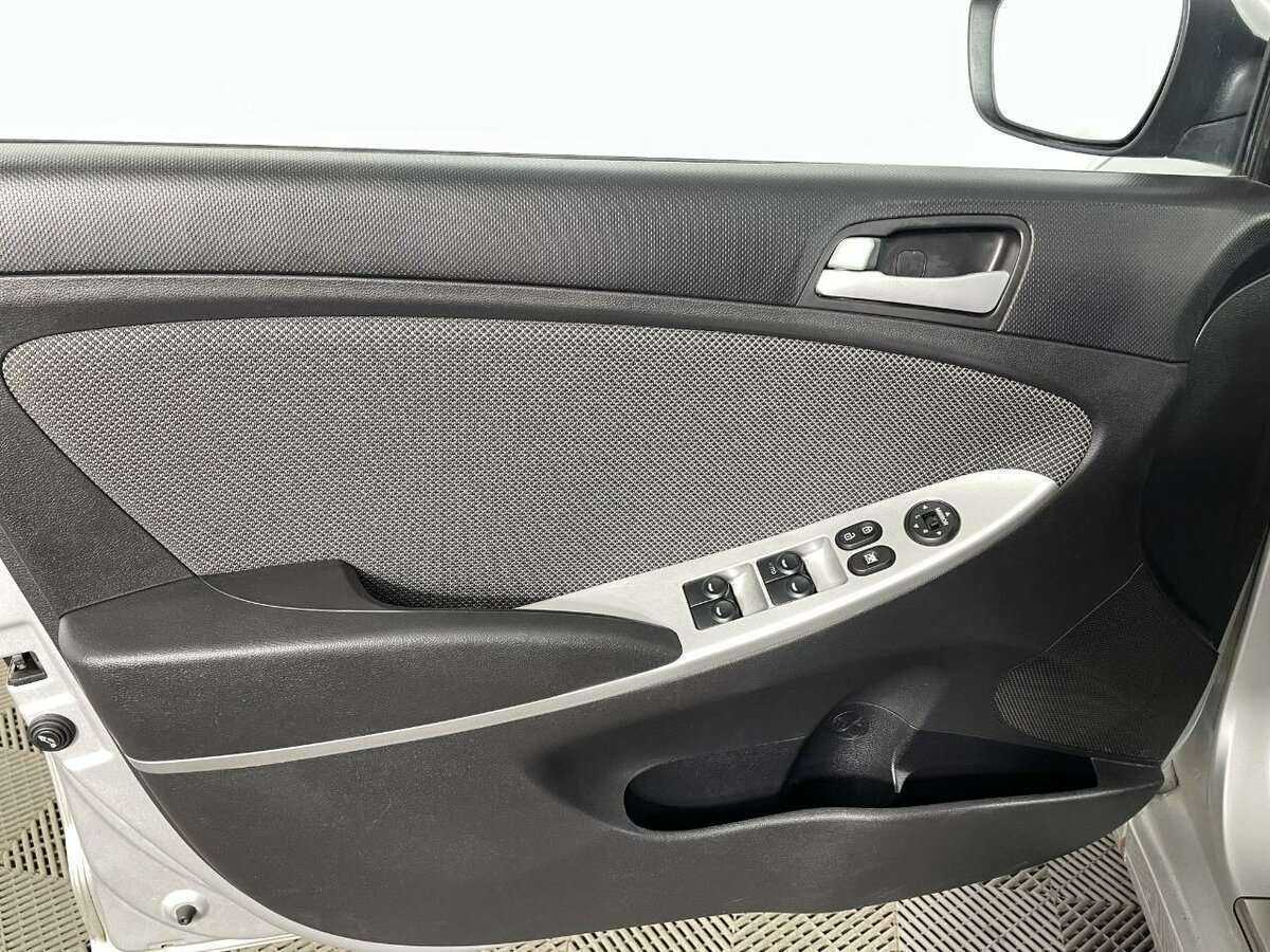 Купить Hyundai Solaris, 2014, 184 610 км.. Фото: #7