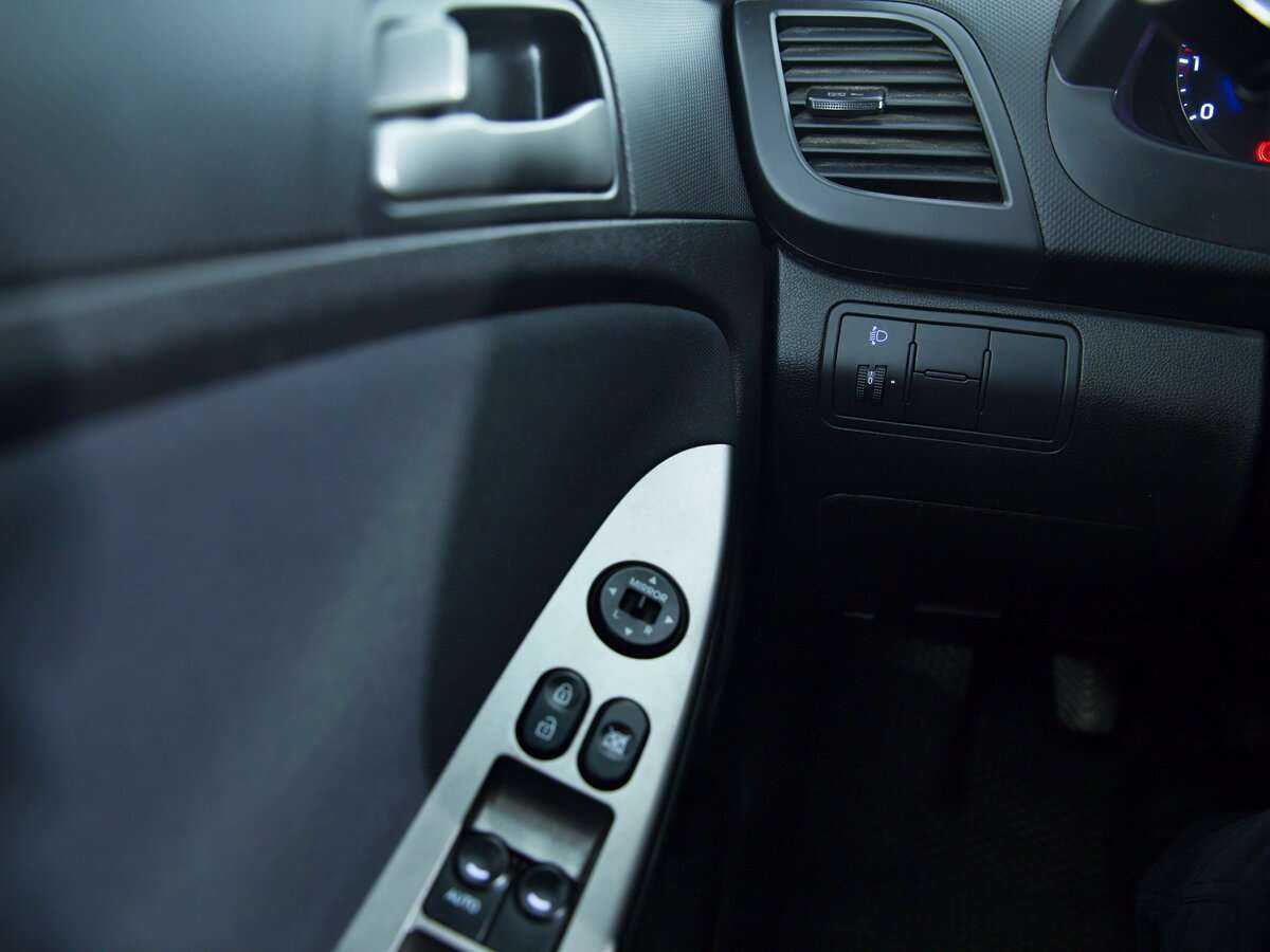 Купить Hyundai Solaris, 2015, 187 312 км.. Фото: #11