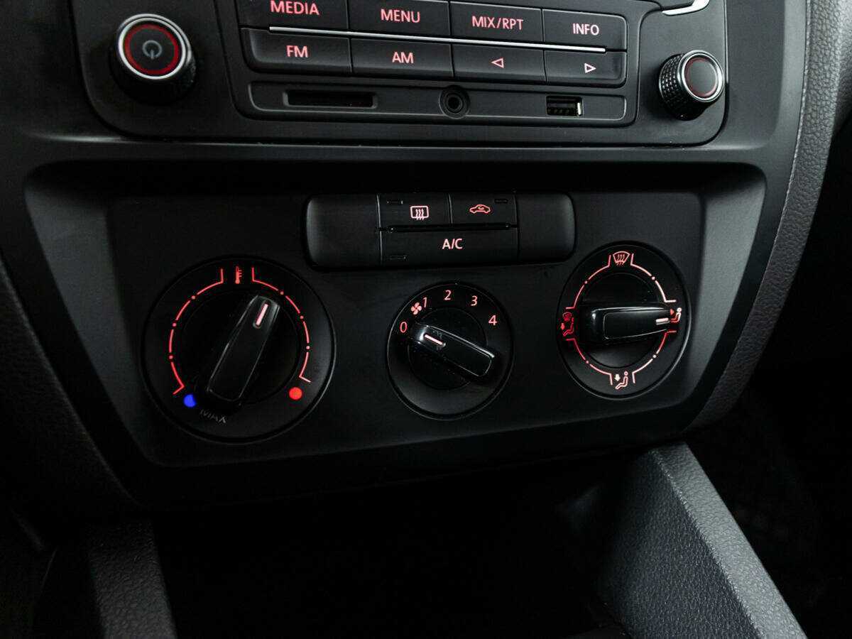 Купить Volkswagen Jetta, 2015, 63 829 км.. Фото: #15