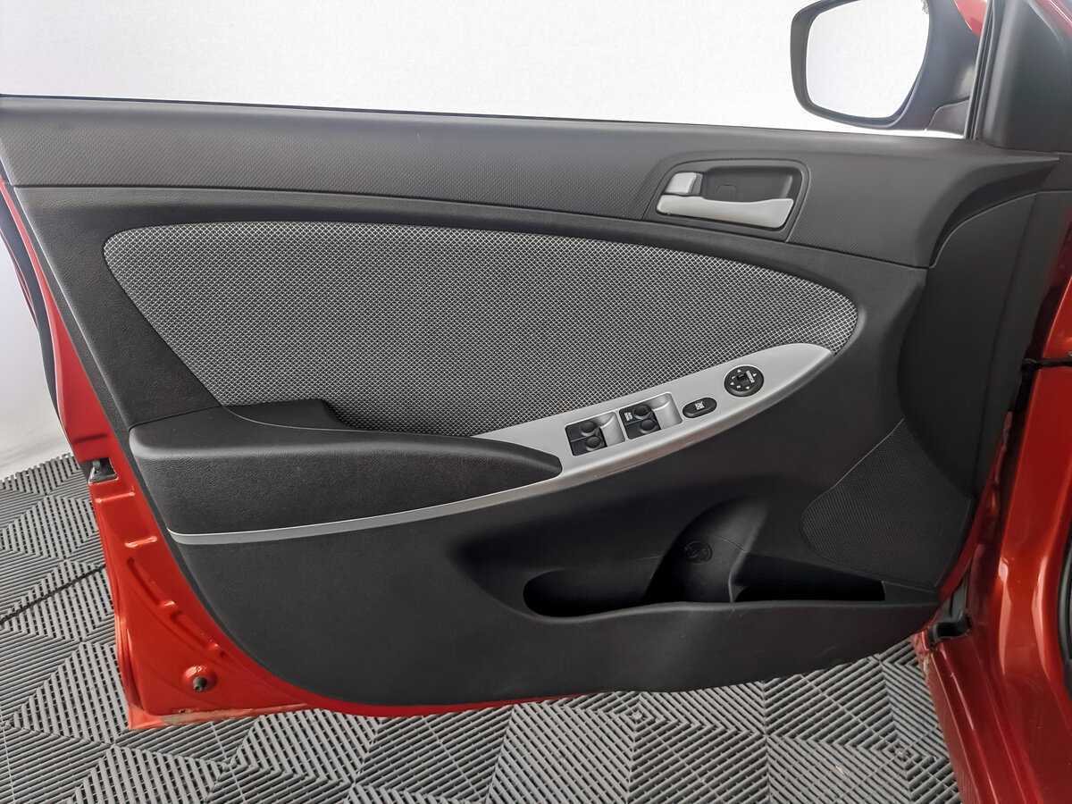 Купить Hyundai Solaris, 2012, 138 770 км.. Фото: #14