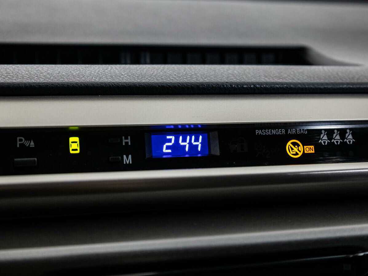 Купить Toyota RAV4, 2012, 121 797 км.. Фото: #8