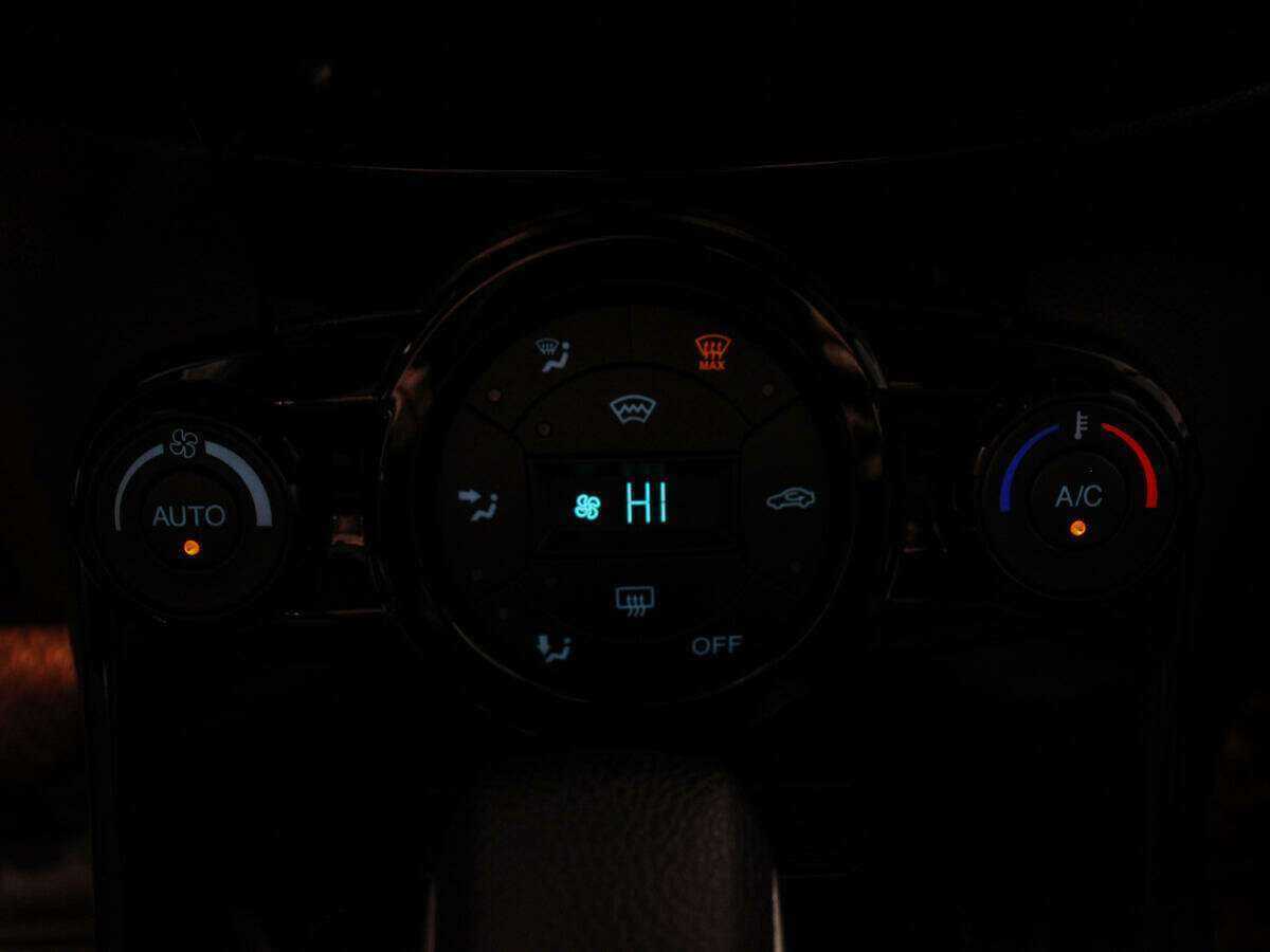 Купить Ford Fiesta, 2015, 87 700 км.. Фото: #15