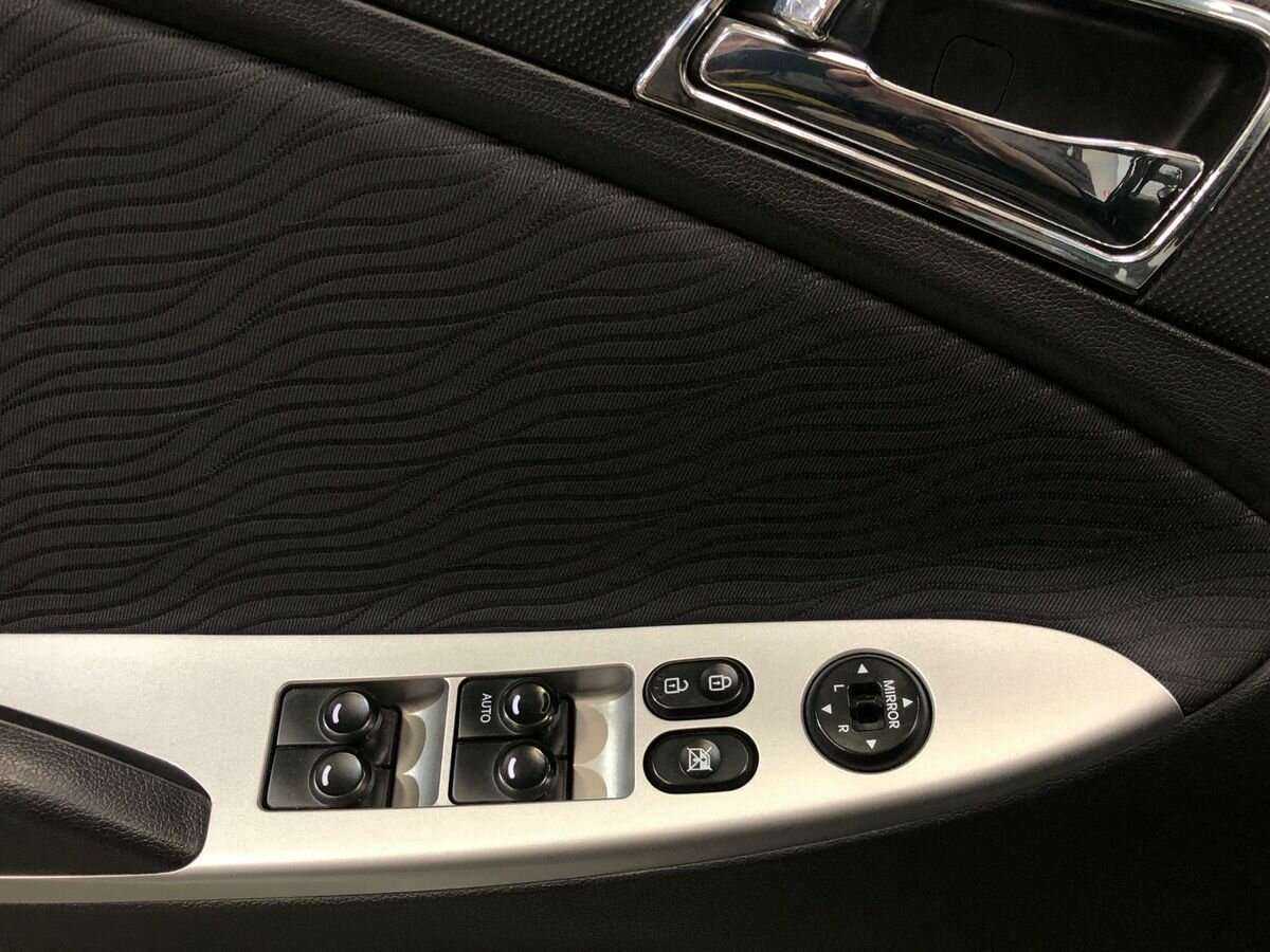 Купить Hyundai Solaris, 2014, 96 200 км.. Фото: #15