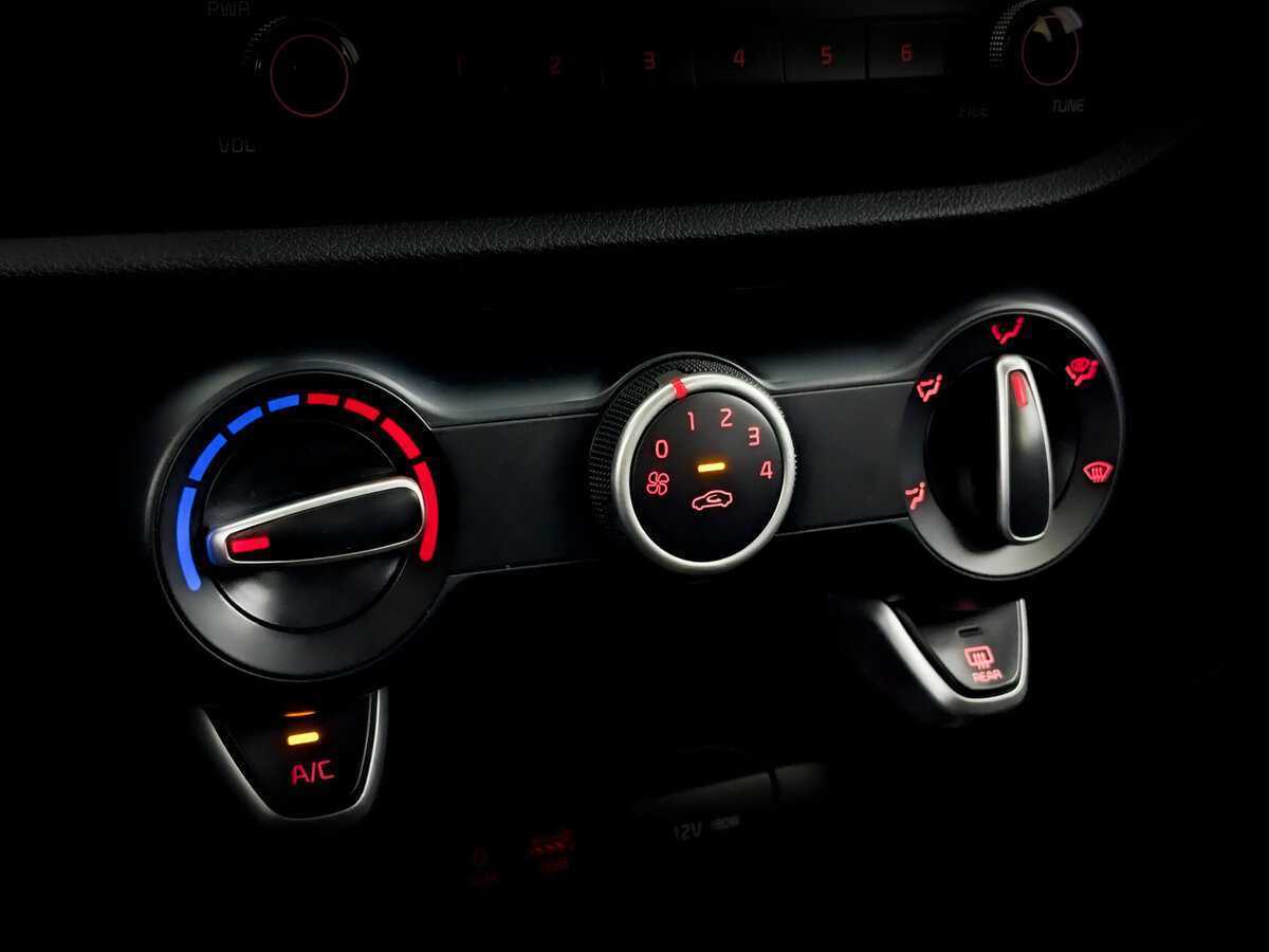 Купить Kia Rio, 2019, 151 365 км.. Фото: #24