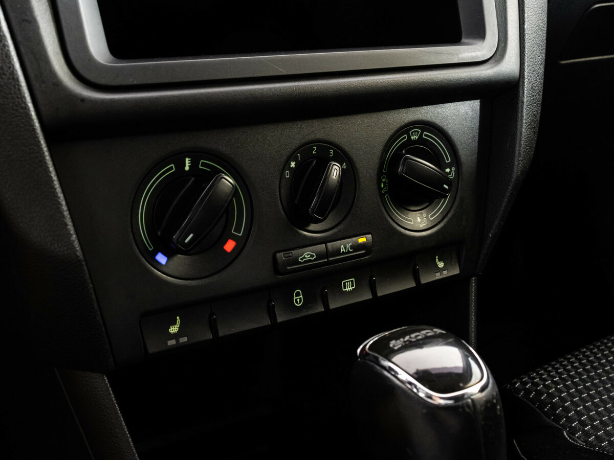 Купить Skoda Rapid, 2015, 122 373 км.. Фото: #9