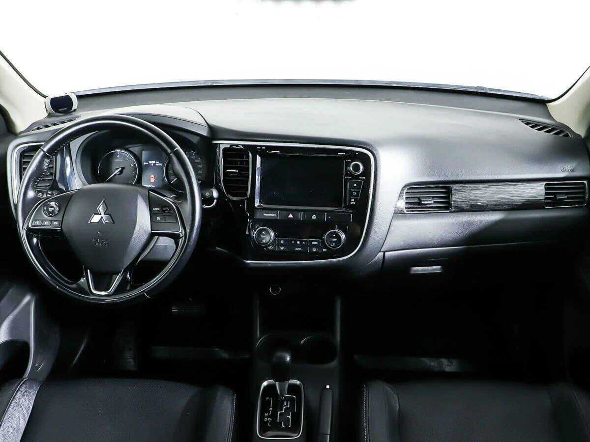 Купить Mitsubishi Outlander, 2016, 60 538 км.. Фото: #10