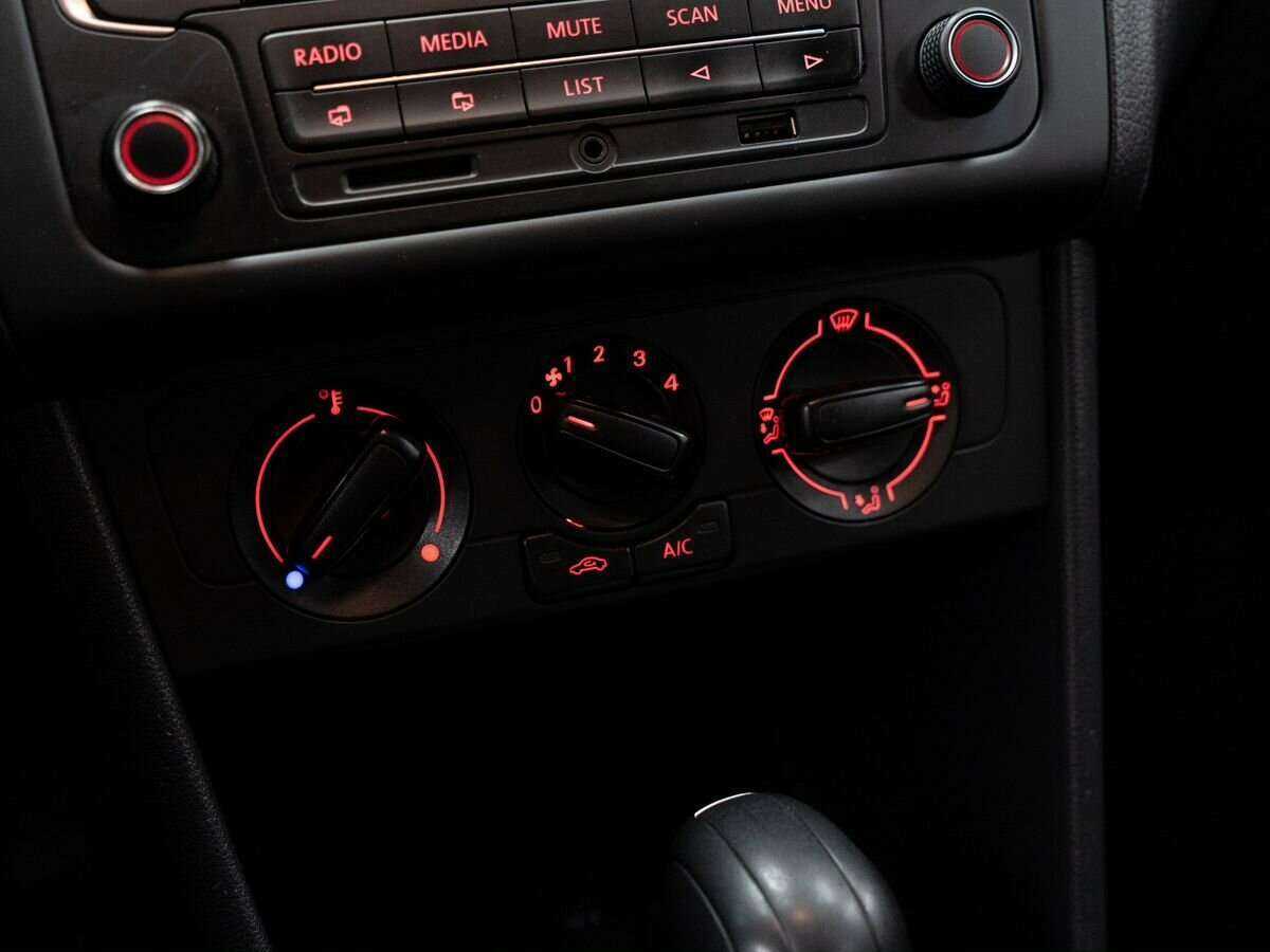 Купить Volkswagen Polo, 2017, 89 386 км.. Фото: #9