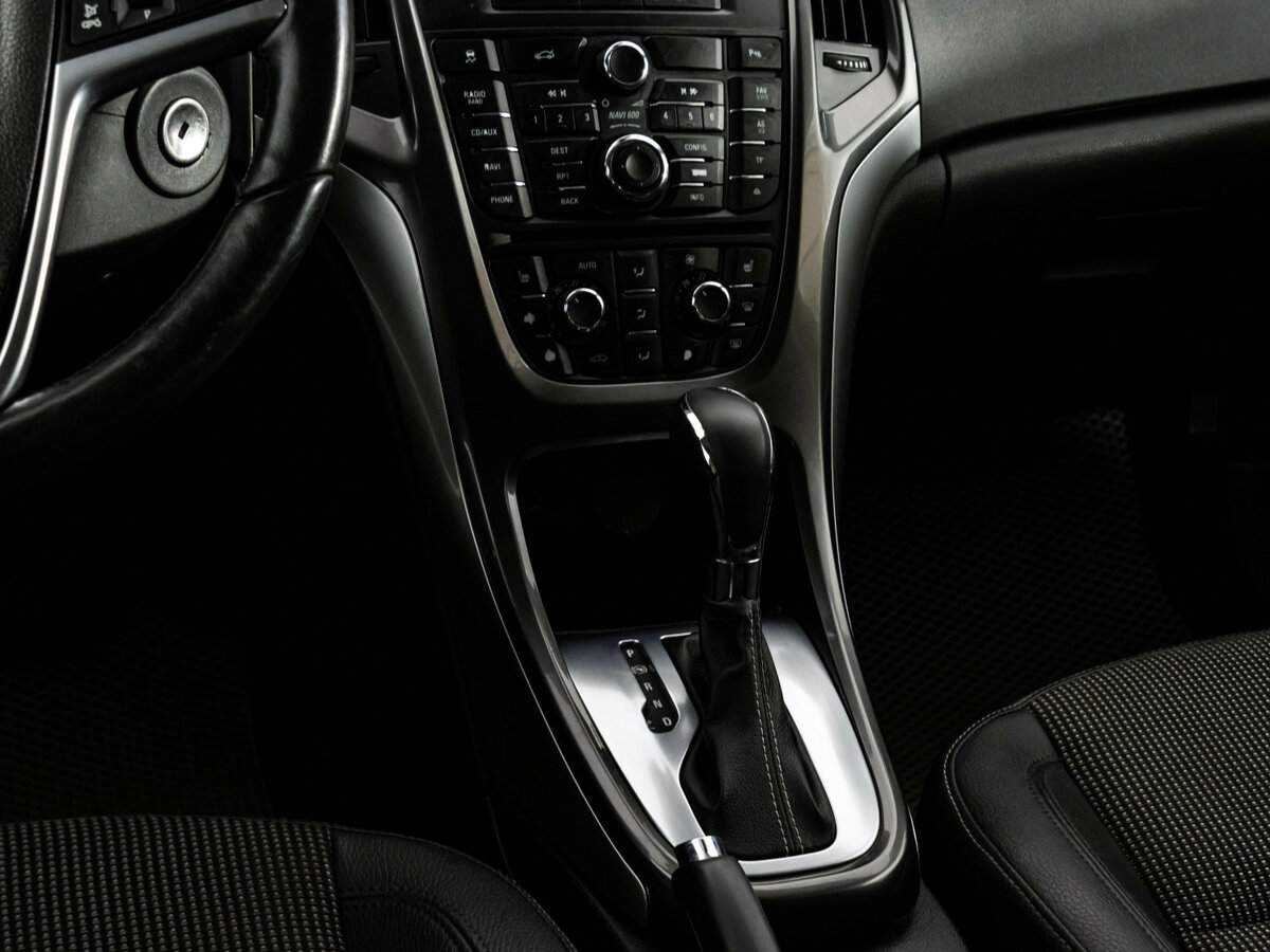 Купить Opel Astra, 2012, 180 792 км.. Фото: #9