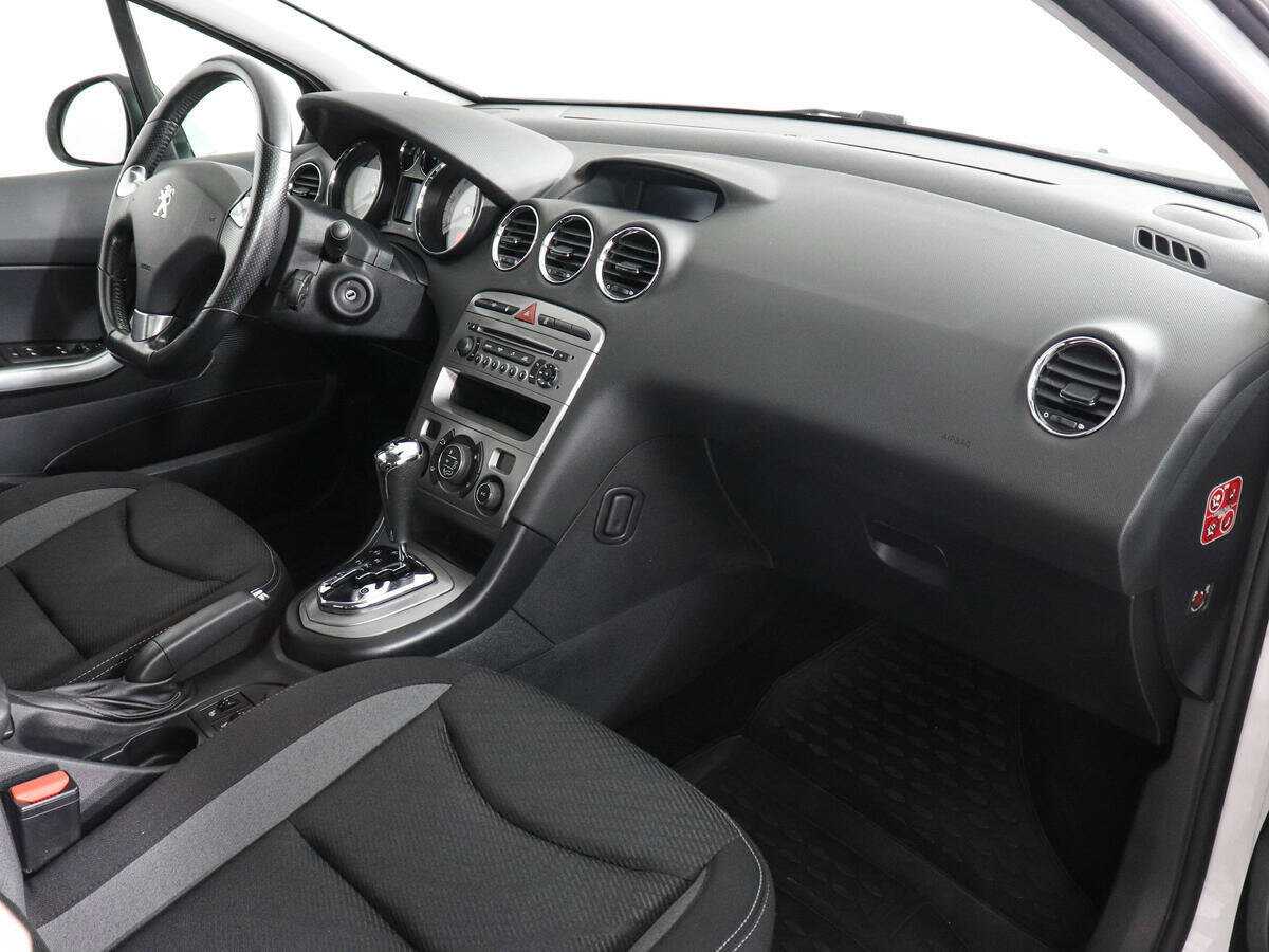 Купить Peugeot 408, 2016, 42 883 км.. Фото: #9