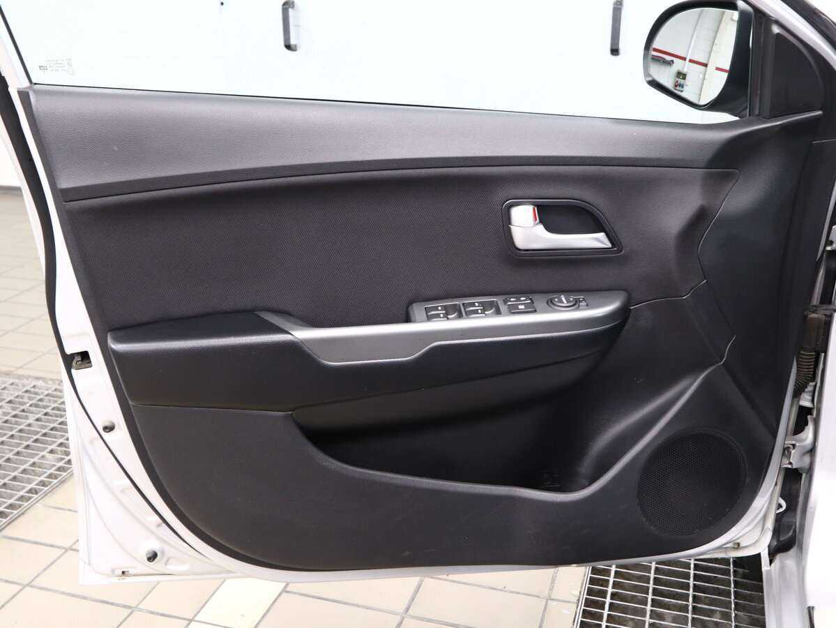 Купить Kia Rio, 2015, 59 140 км.. Фото: #4