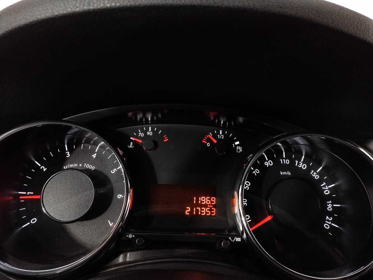 Купить Peugeot 3008, 2012, 217 355 км.. Фото: #9