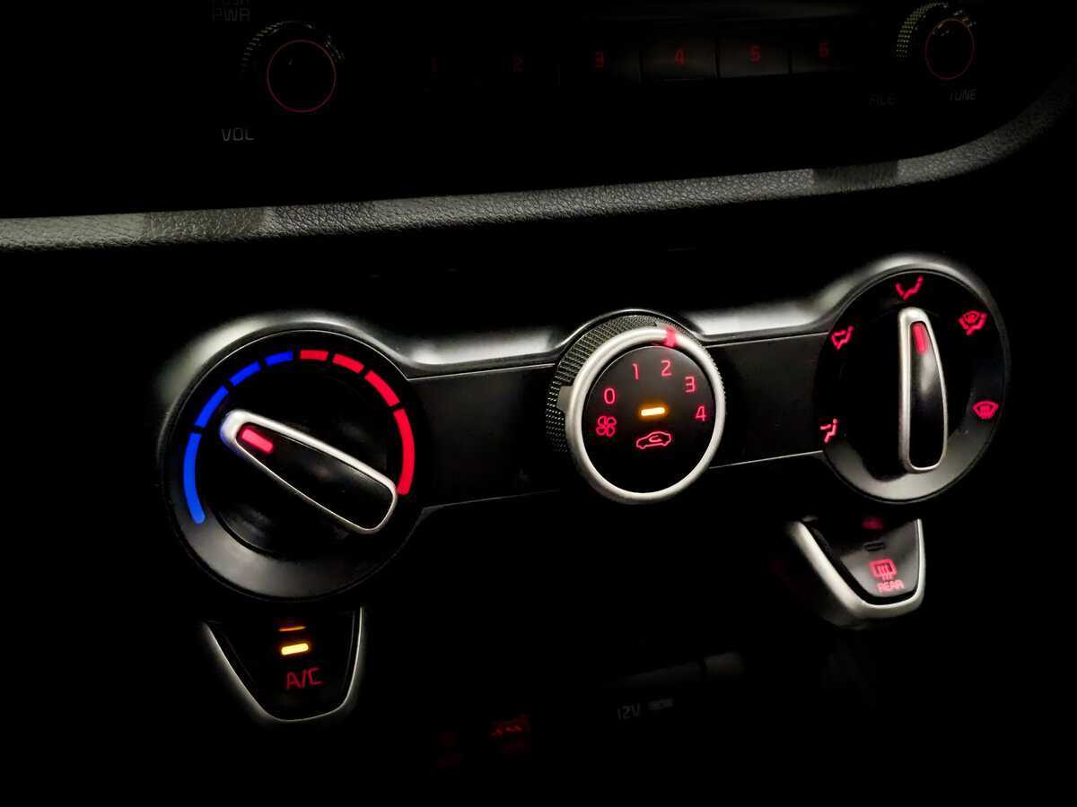 Купить Kia Rio, 2019, 181 302 км.. Фото: #23