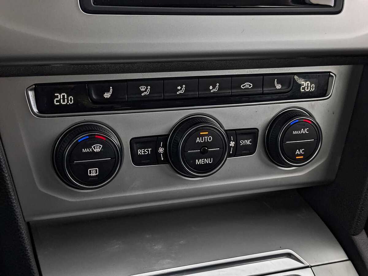 Купить Volkswagen Passat, 2016, 135 253 км.. Фото: #24