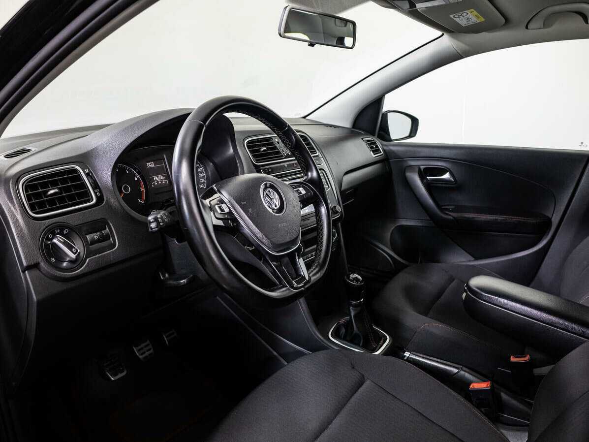 Купить Volkswagen Polo, 2017, 155 350 км.. Фото: #10