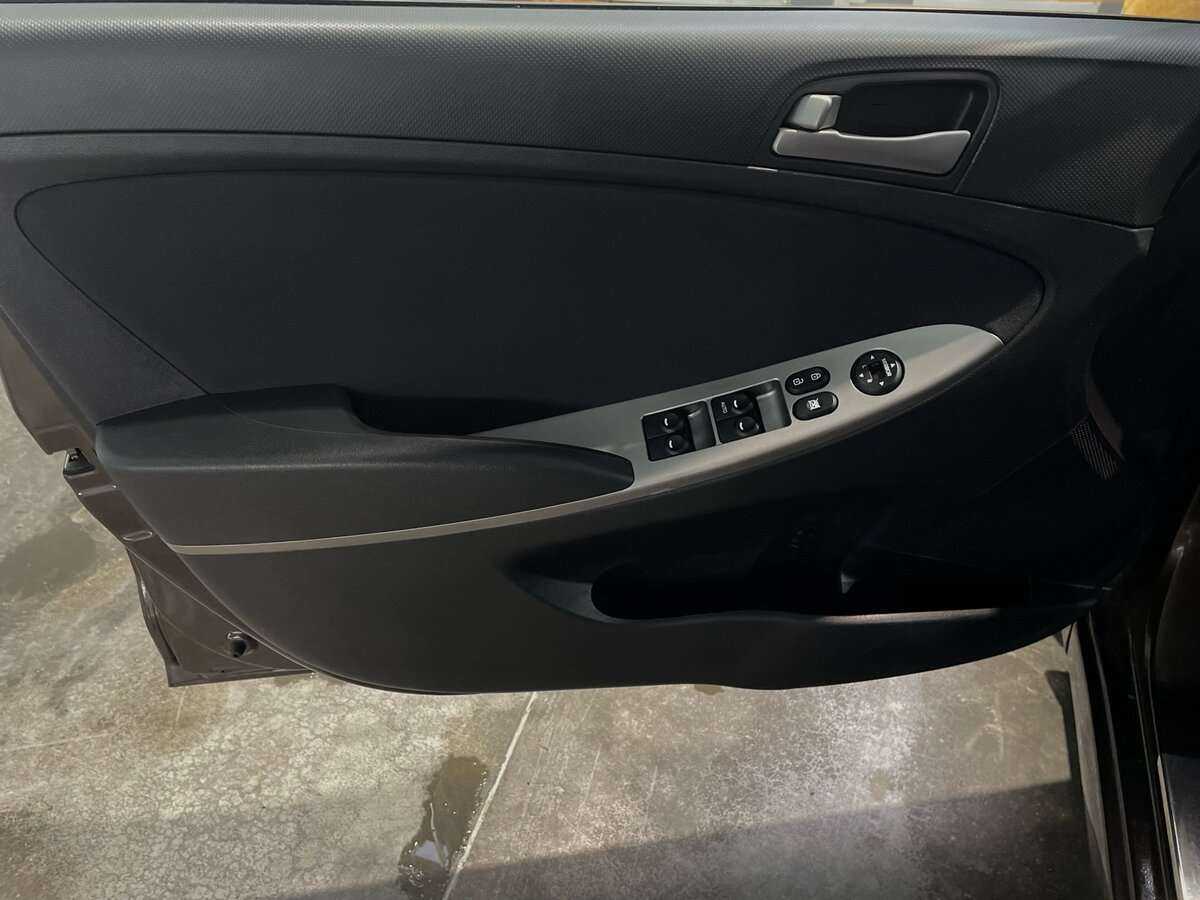 Купить Hyundai Solaris, 2015, 139 070 км.. Фото: #8