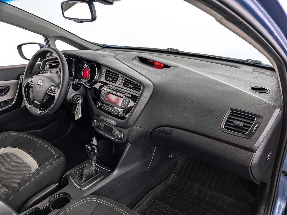 Купить Kia Ceed, 2013, 106 402 км.. Фото: #8