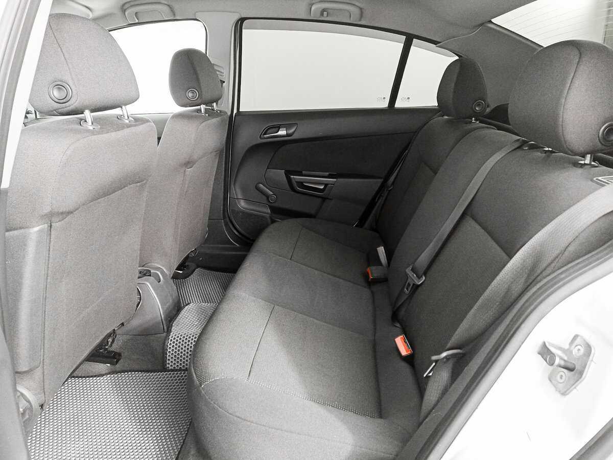 Купить Opel Astra, 2013, 170 567 км.. Фото: #9