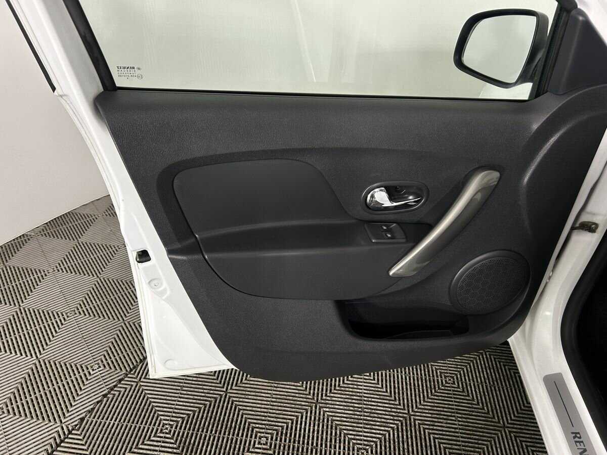 Купить Renault Logan, 2016, 72 429 км.. Фото: #7