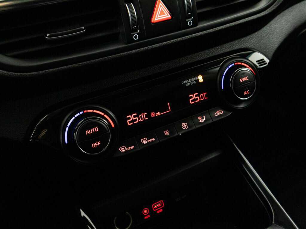 Купить Kia Cerato, 2019, 99 594 км.. Фото: #15