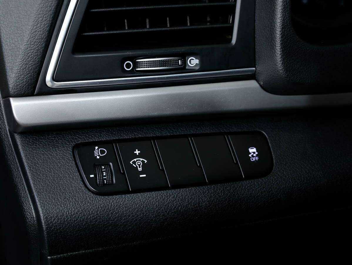 Купить Hyundai Elantra, 2018, 61 707 км.. Фото: #12