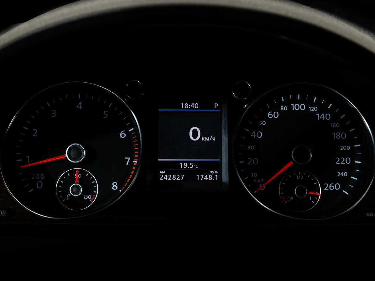 Купить Volkswagen Passat, 2013, 242 820 км.. Фото: #13