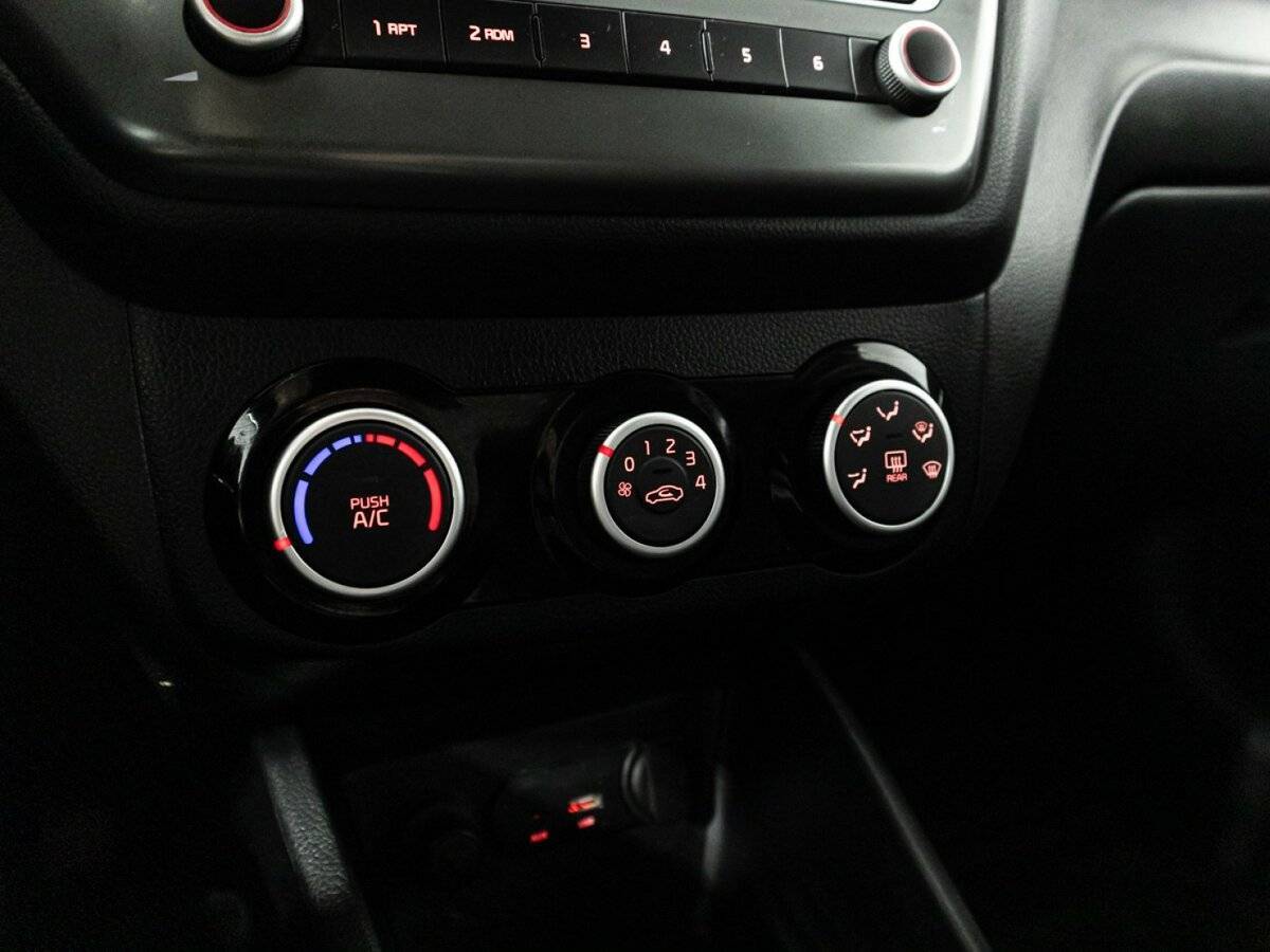 Купить Kia Rio, 2017, 196 789 км.. Фото: #15