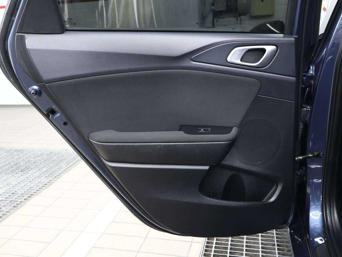 Купить Kia Ceed, 2018, 93 000 км.. Фото: #9