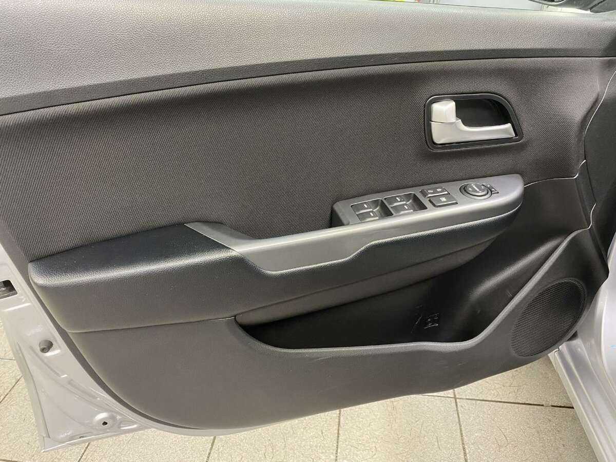 Купить Kia Rio, 2017, 119 000 км.. Фото: #6