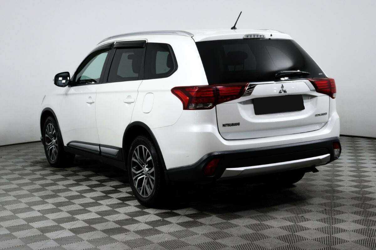Купить Mitsubishi Outlander, 2015, 70 761 км.. Фото: #6
