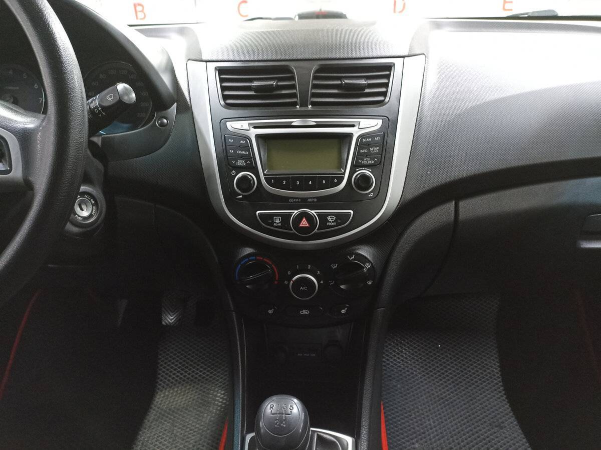 Купить Hyundai Solaris, 2013, 174 381 км.. Фото: #14