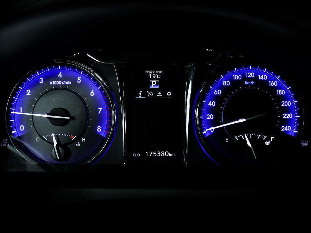 Купить Toyota Camry, 2015, 175 380 км.. Фото: #9