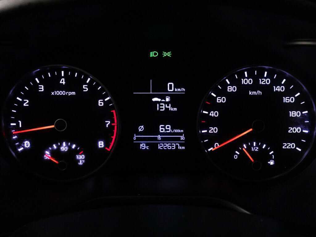 Купить Kia Rio, 2018, 122 636 км.. Фото: #11