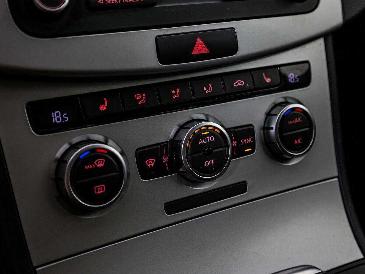 Купить Volkswagen Passat, 2013, 145 126 км.. Фото: #12